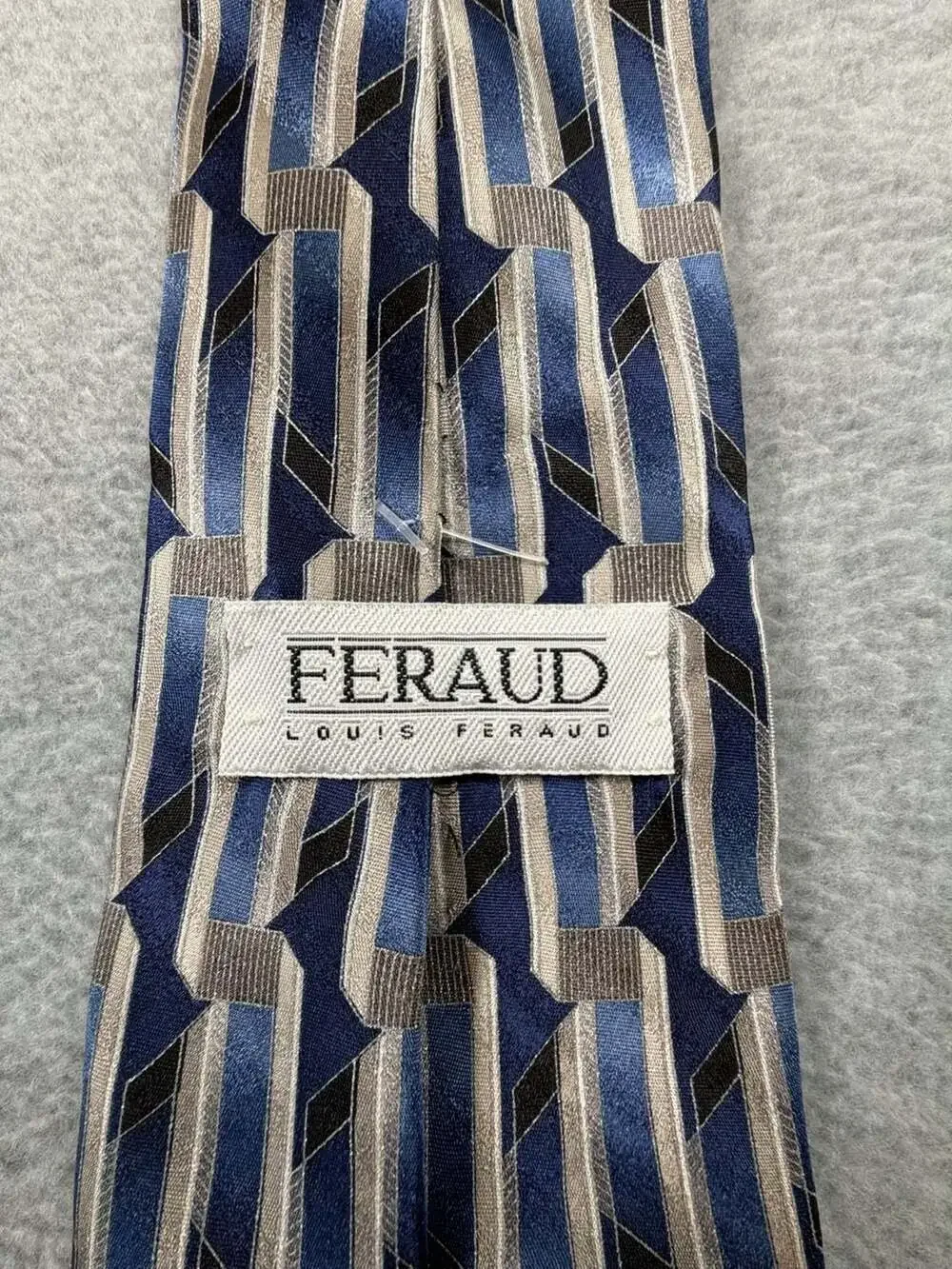 Louis Feraud Men's 100% Silk Geometric Pattern Necktie